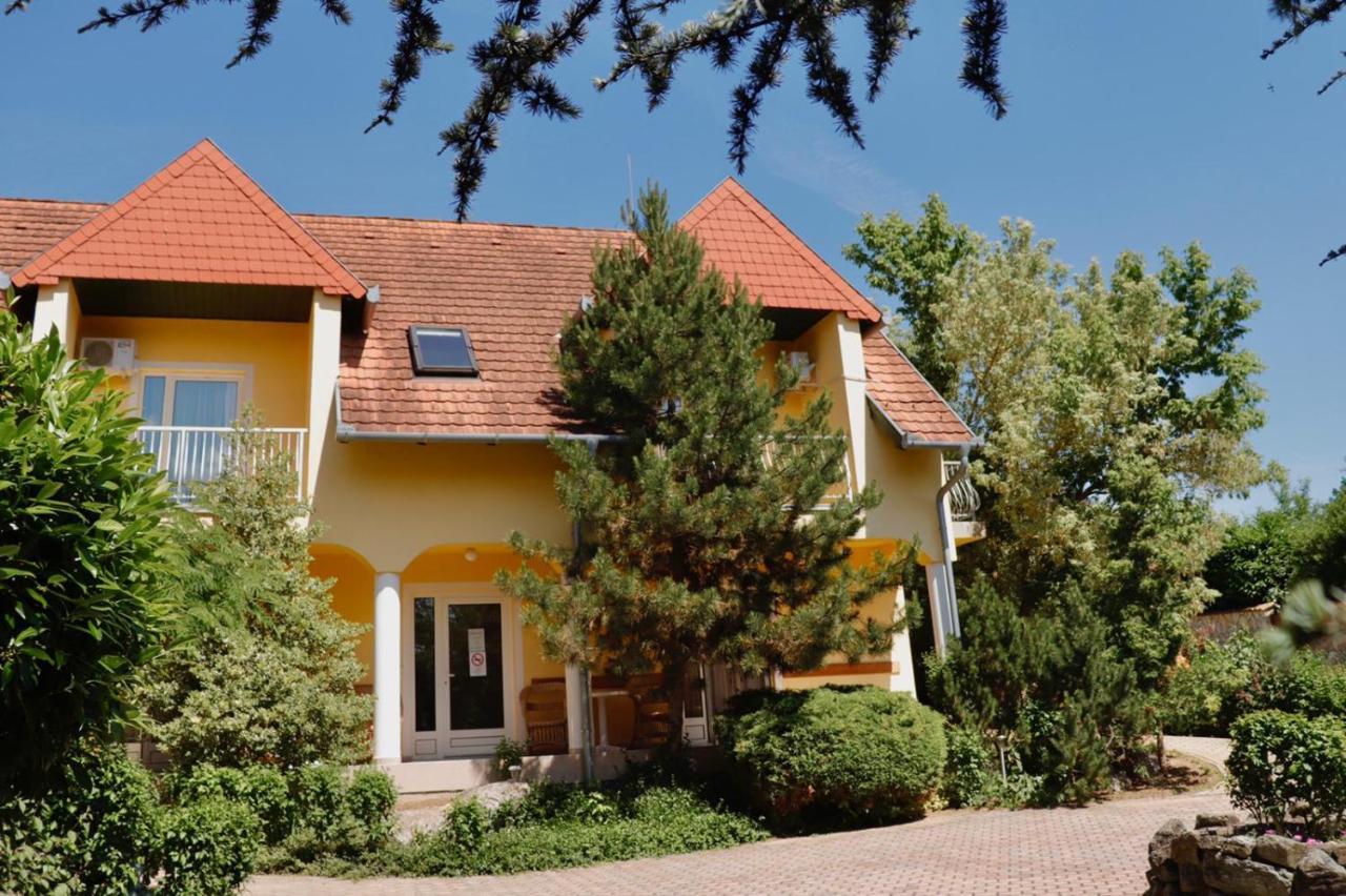 Hotel Wagner Panzio Cserszegtomaj Esterno foto