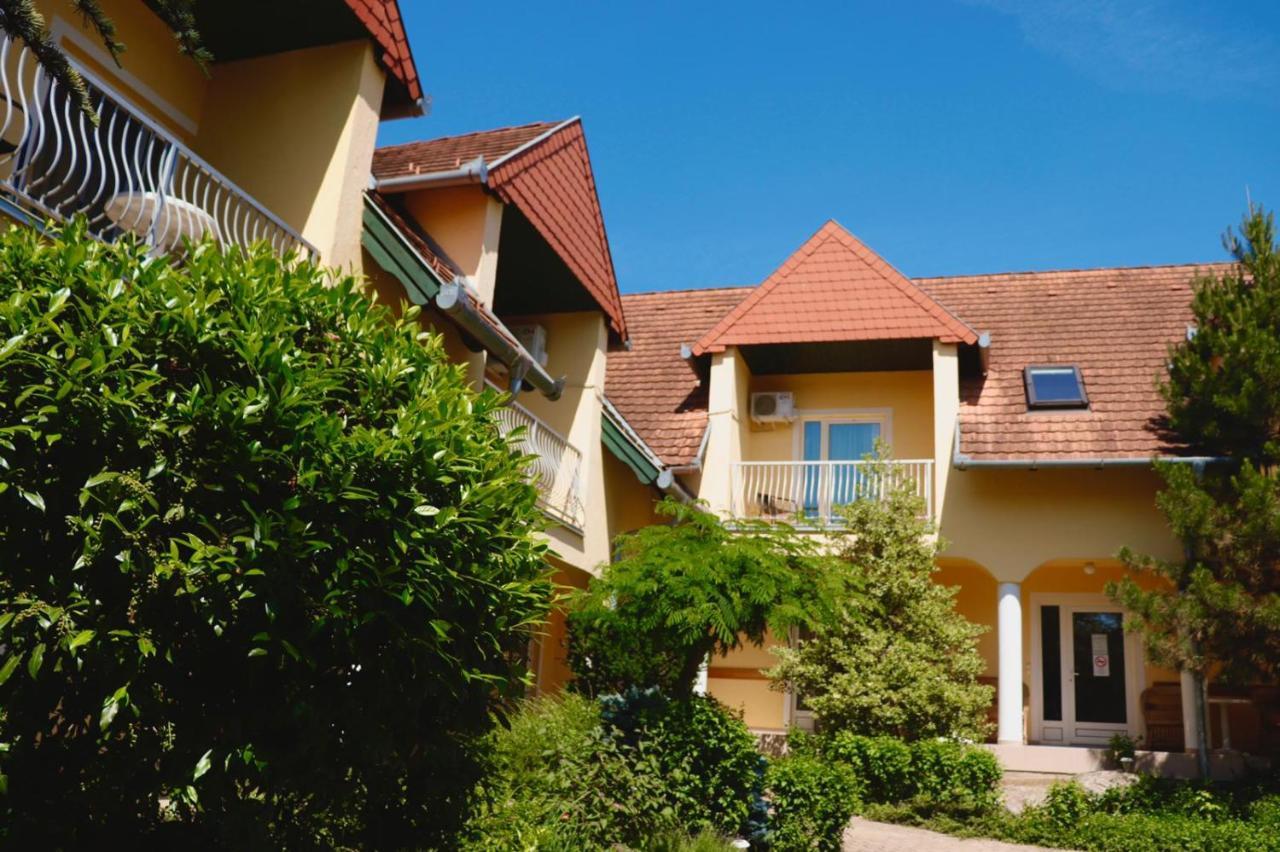 Hotel Wagner Panzio Cserszegtomaj Esterno foto