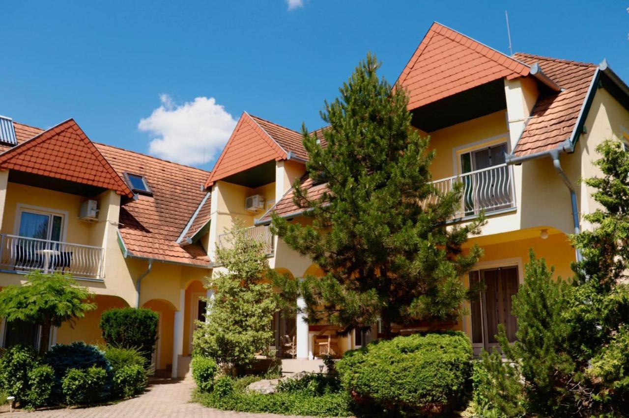 Hotel Wagner Panzio Cserszegtomaj Esterno foto