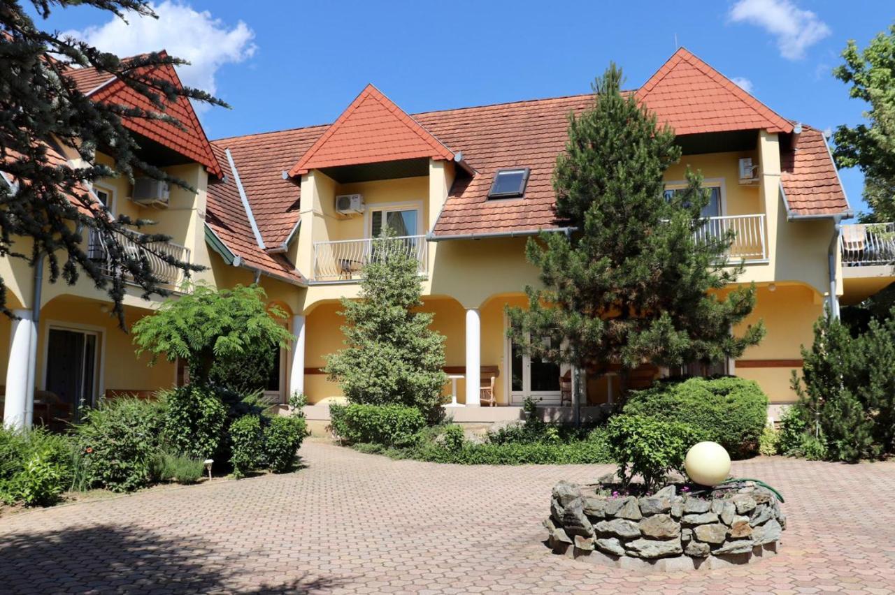 Hotel Wagner Panzio Cserszegtomaj Esterno foto