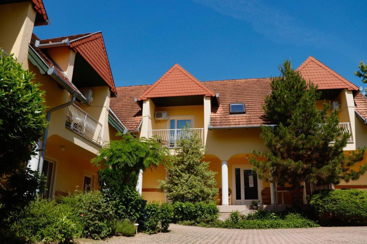 Hotel Wagner Panzio Cserszegtomaj Esterno foto