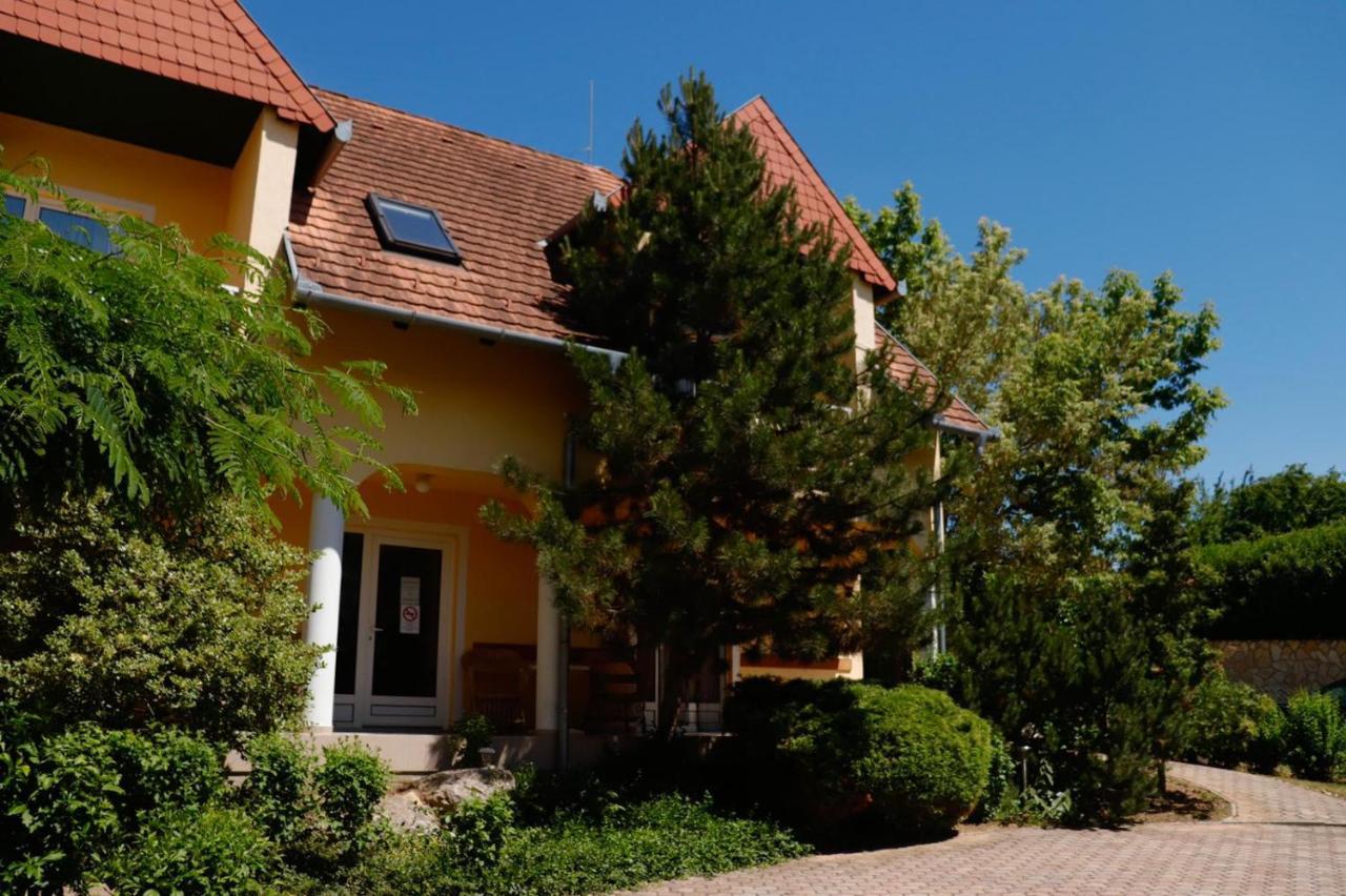 Hotel Wagner Panzio Cserszegtomaj Esterno foto