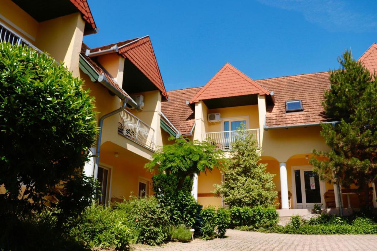 Hotel Wagner Panzio Cserszegtomaj Esterno foto